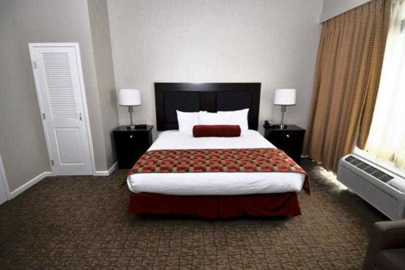 Freepoint Hotel Cambridge, Tapestry Collection By Hilton Exterior photo